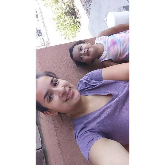 Meet your Posher, Raquel - Picture 1 of 1